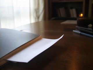手帳からはみ出した紙(机へ向かったついで)