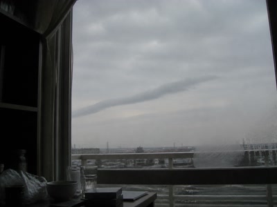 薄く伸びた雲（外の様子が気になった時）